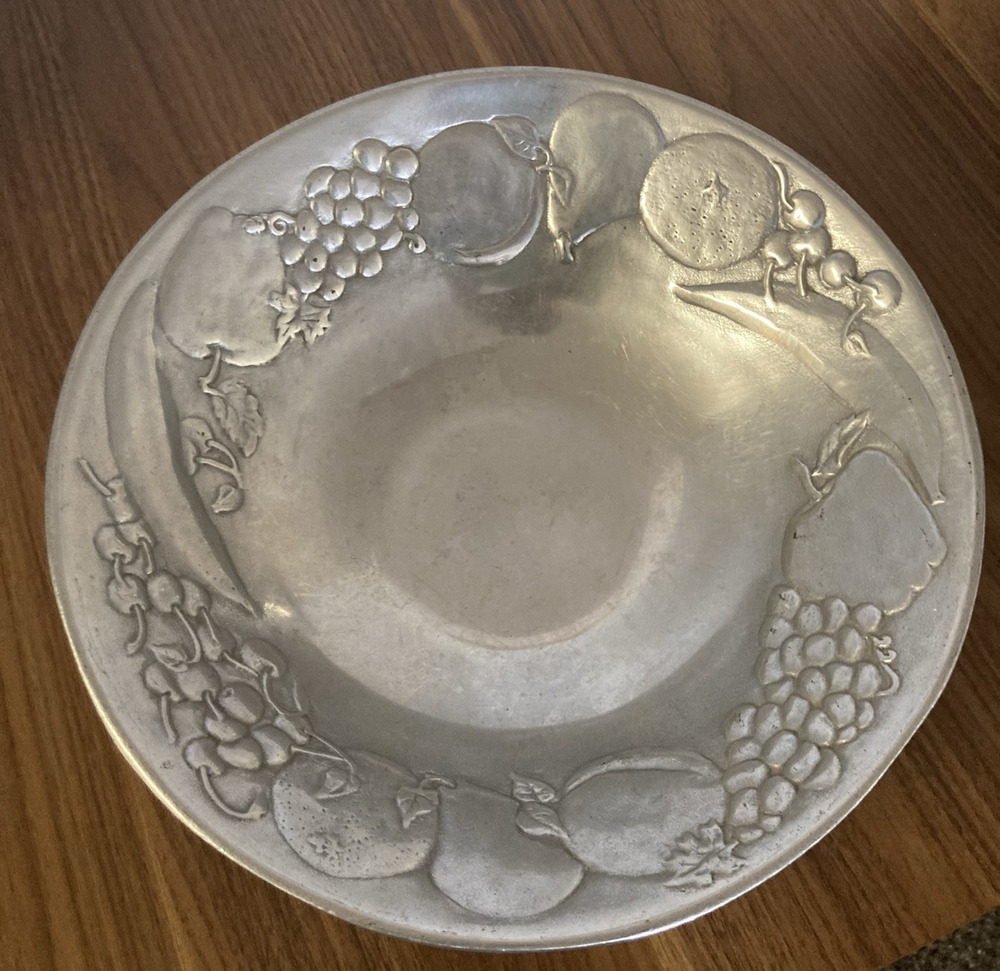 Vintage Wilton Armetale RWP 12.75" Round Fruit Embossed Serving Bowl USA Made